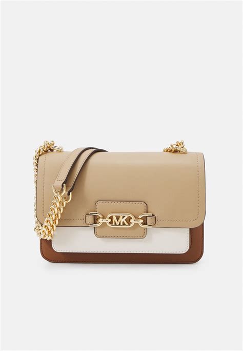 michael kors tasche beige gemustert|Michael Kors handtasche.